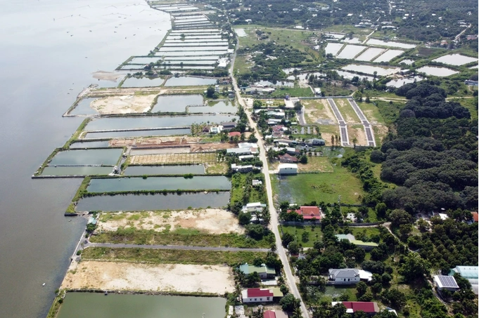 Tình trạng "hiến đất" làm đường rồi phân lô, bán nền "nóng" ở huyện Cam Lâm trong suốt một thời gian dài