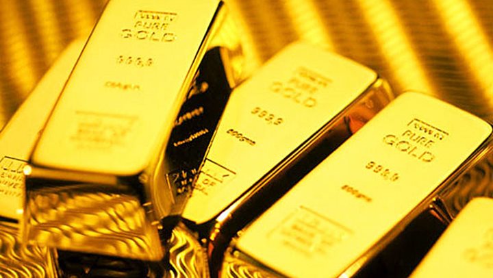 Trong khi giá vàng thế giới quay đầu giảm và kết thúc tuần gần 2.000 USD/ ounce. Giá vàng trong nước cũng đồng loạt giảm nhẹ về gần 67 triệu đồng/ lượng.