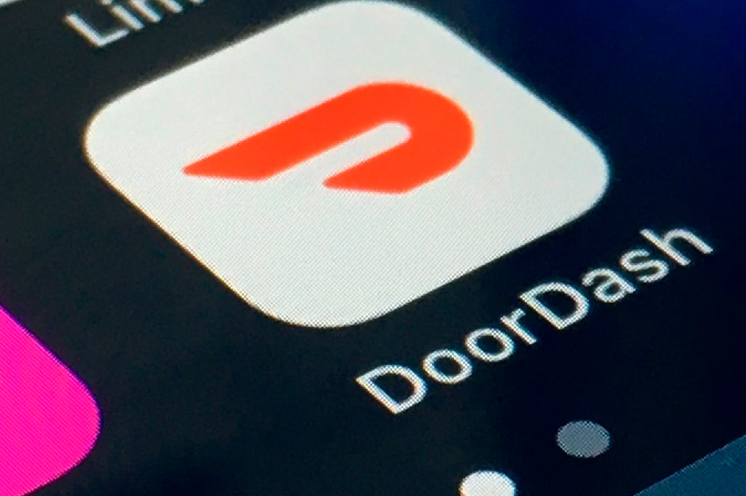 Ứng dụng gọi đồ ăn DoorDash trên điện thoại thông minh (Ảnh: AP)