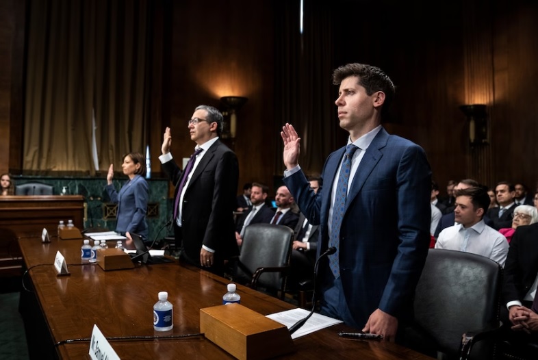 Giám đốc điều hành OpenAI Sam Altman tuyên thệ tại phiên điều trần trước Tiểu ban Tư pháp Thượng viện. Ảnh: Washington Post