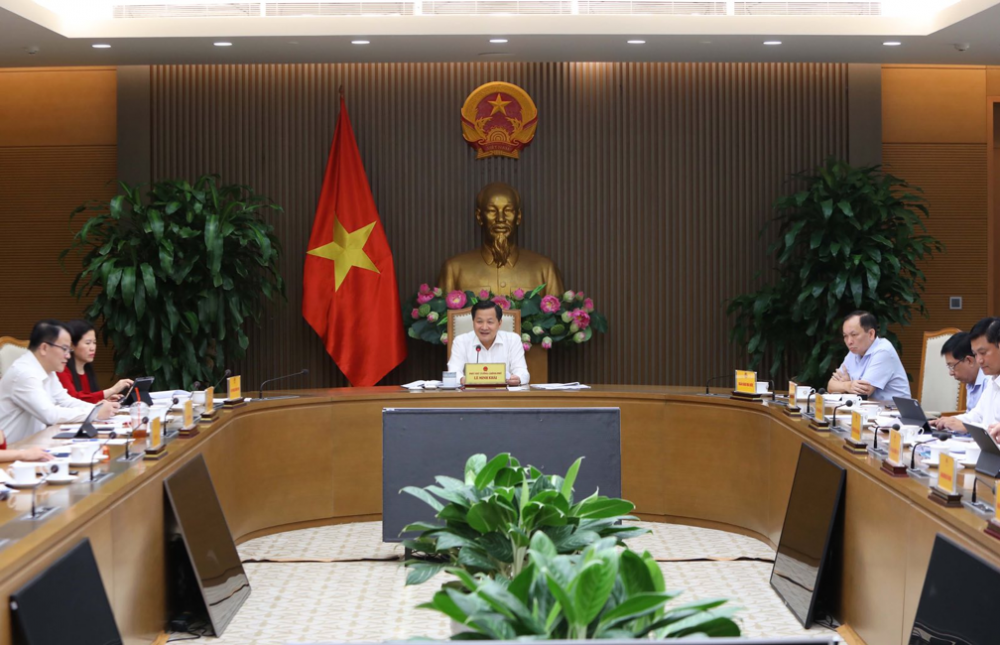 Phó Thủ tướng Chính phủ Lê Minh Khái chủ trì cuộc họp với các bộ ngành và một số ngân hàng thương mại nhà nước về các giải pháp nâng cao khả năng tiếp cận vốn và giảm lãi suất