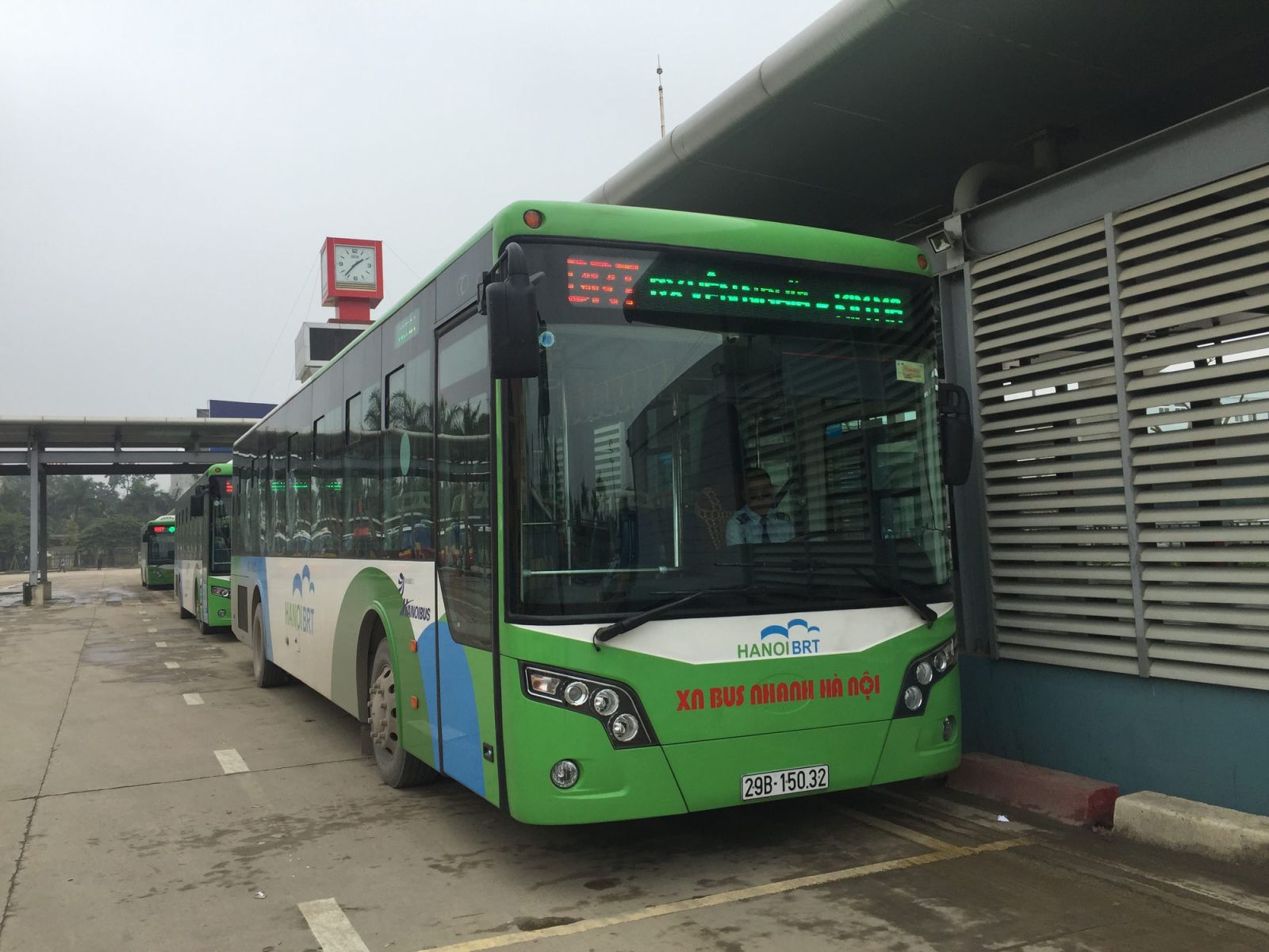 bất cập trong hệ thống xe buýt BRT