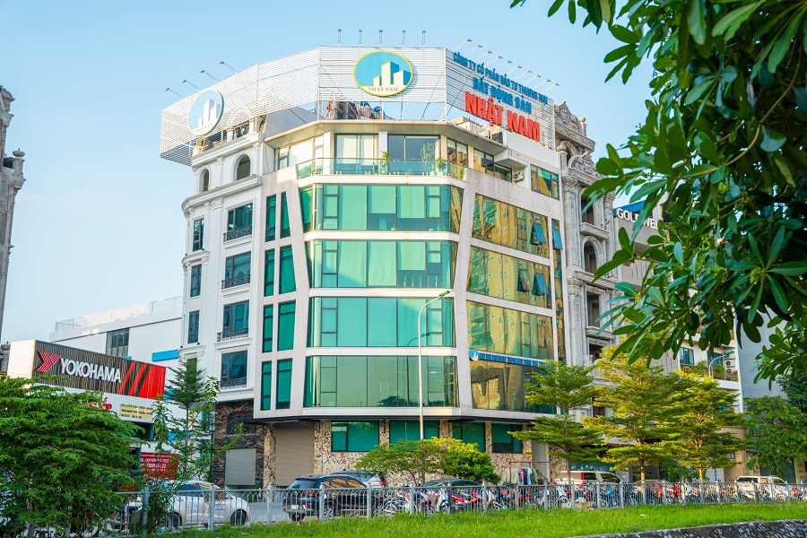 Công ty BĐS Nhật Nam sở hữu khối tài sản vững chắc đa dạng ngành nghề như: Khách sạn, nhà hàng, karaoke, chuỗi cafe cao cấp… Trong đó BĐS vẫn là mảng chủ lực.