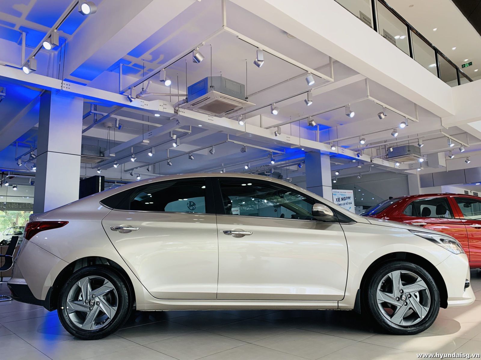 Ngoại hình xe Hyundai Accent so với các phiên bản cũ lịch lãm và mang đậm chất thể thao