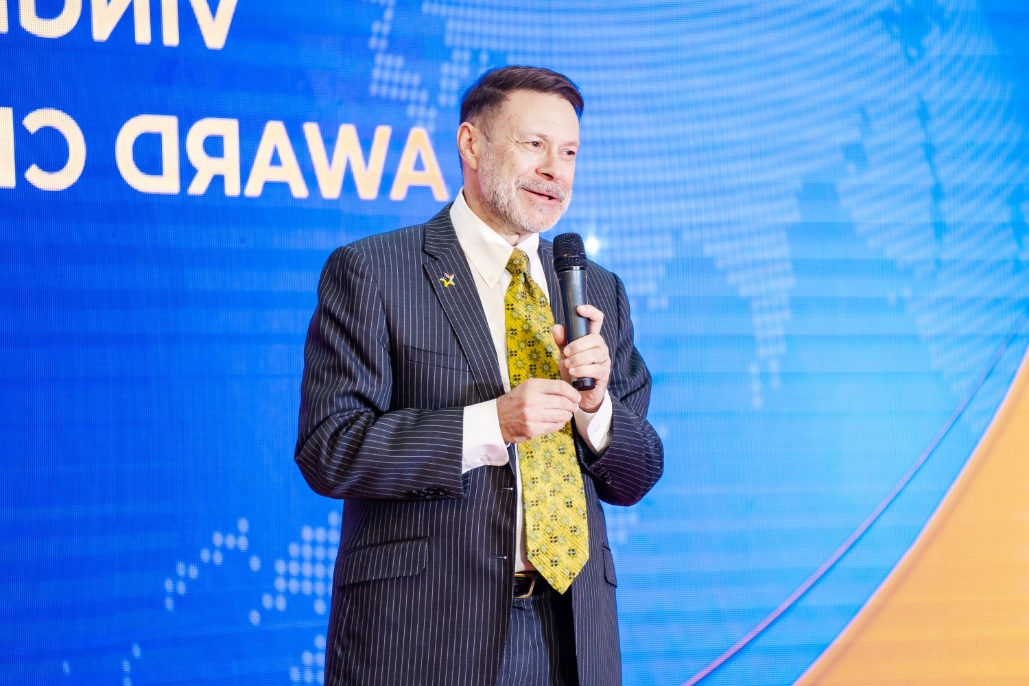 Ông Andrew Goledzinowski – Đại sứ Australia tại Việt Nam đánh giá cao chương trình Học bổng KHCN Vingroup.