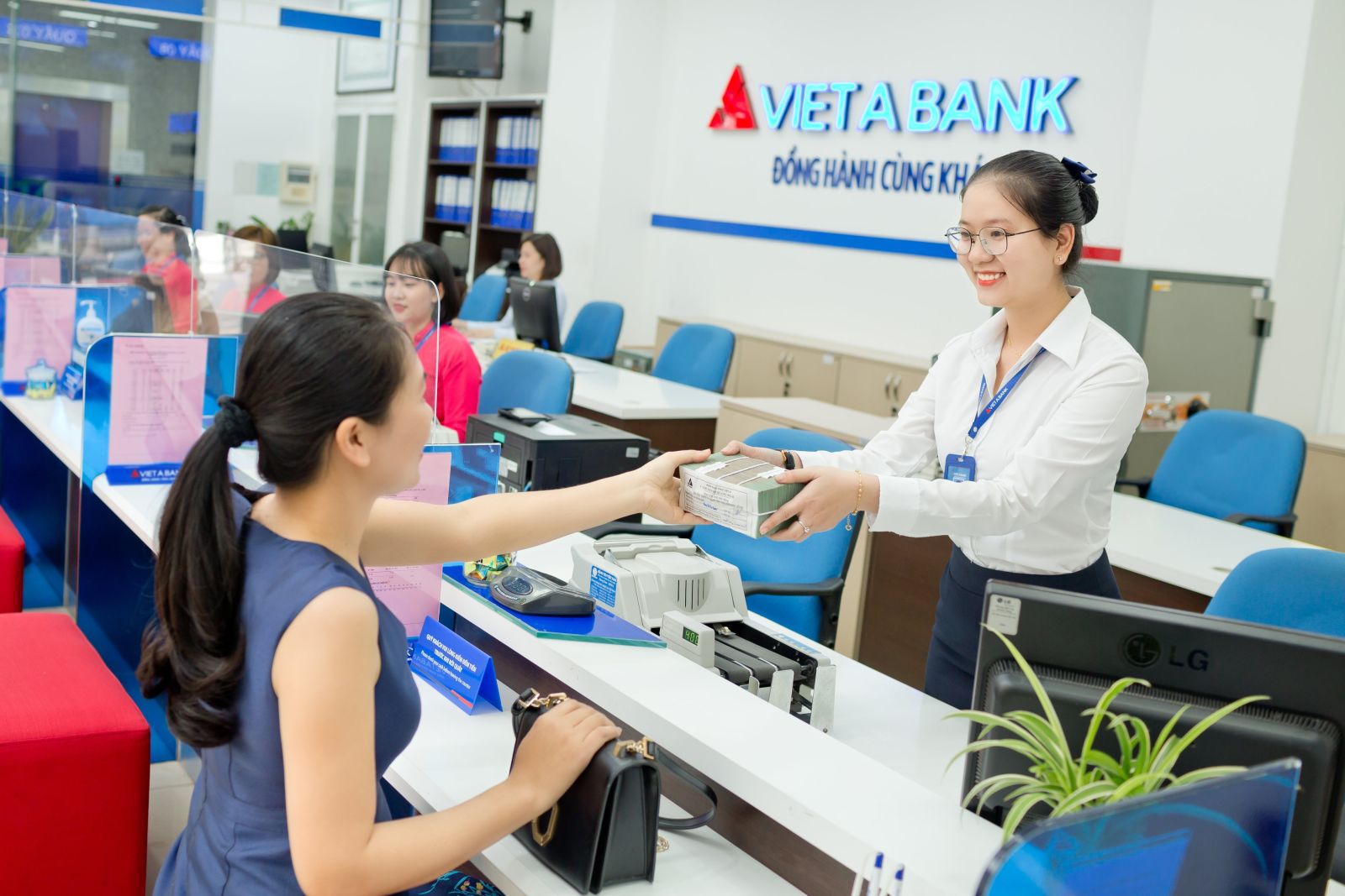  6 tháng đầu năm, lợi nhuận trước thuế của VietABank đạt 523 tỷ đồng