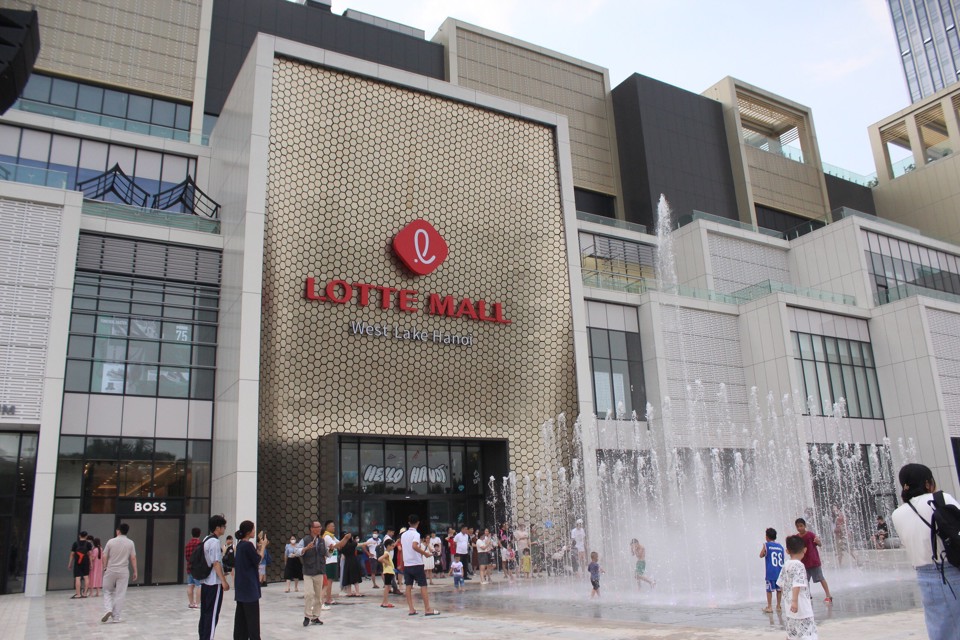 Mang giao diện đậm phong cách Hàn Quốc sang trọng, hiện đại, Lotte Mall Tây Hồ kỳ vọng sẽ là điểm đến yêu thích của cư dân Thủ đô cũng như khách du lịch trong và ngoài nước.