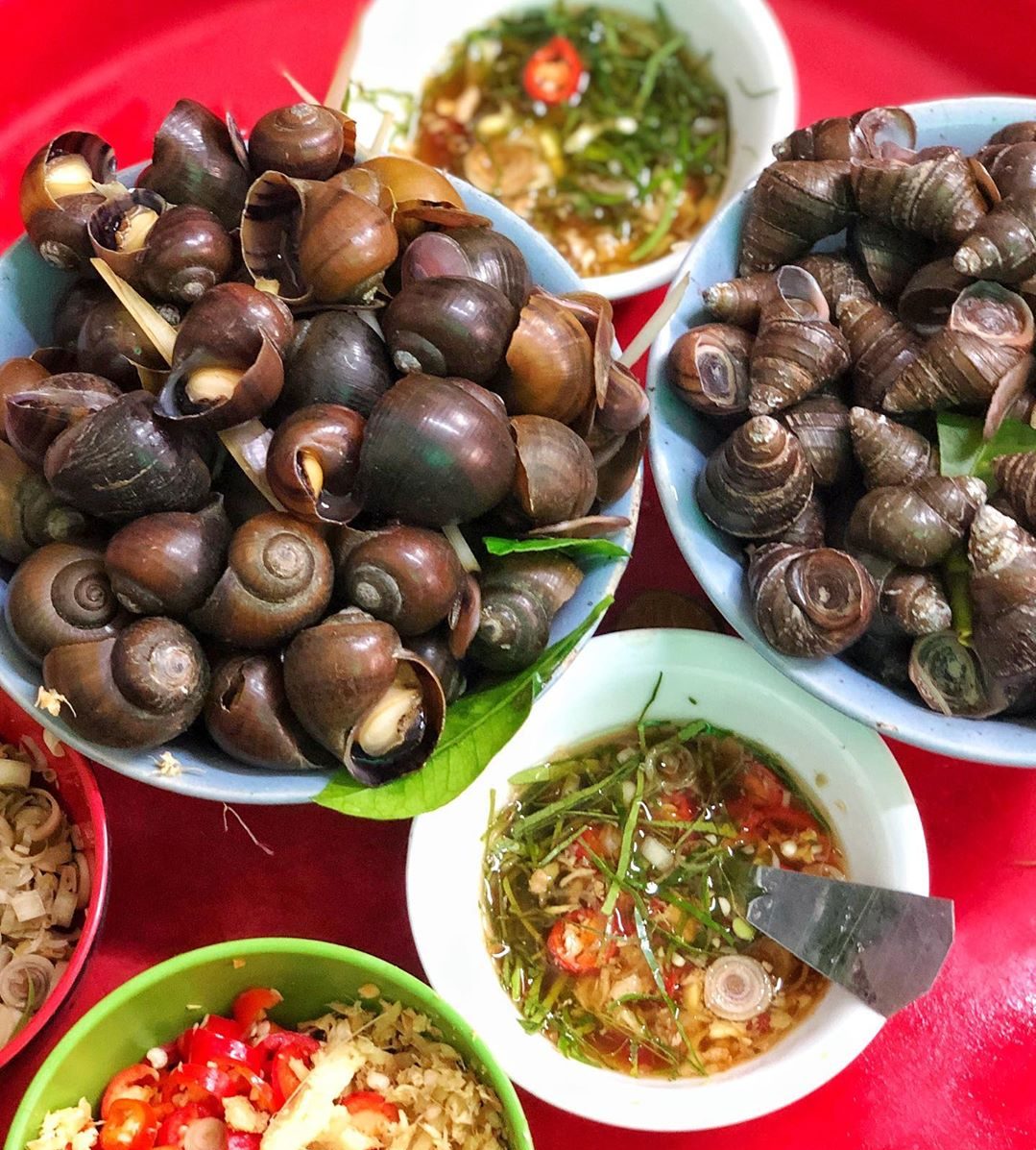 Ốc luộn - một món ăn vặt vỉa hè được người Hà Nội ưa chuộng trong những ngày đông lạnh giá
