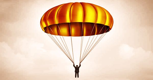 Hiện Việt Nam hiện không có ghi nhận khái niệm “Chiếc dù vàng hay Golden parachute” mà được thể hiện chung trong các quy định của Bộ Luật Lao Động, Bộ Luật Dân sự và một số luật, văn bản liên quan.