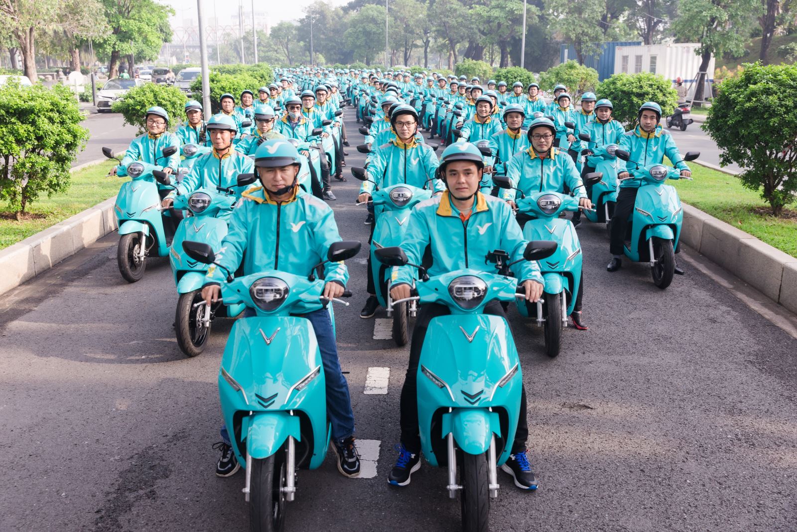 Toàn bộ xe máy điện được Xanh SM Bike sử dụng là VinFast Feliz S sơn màu xanh Cyan nổi bật