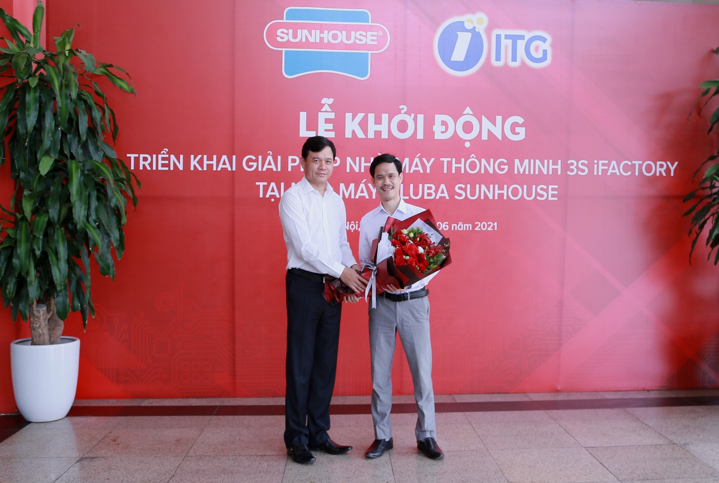Trong gần 10 năm làm việc ở nhiều lĩnh vực, ông Phú đã tích lũy cho bản thân một số vốn để có thể theo đuổi ước mơ tự kinh doanh của mình.