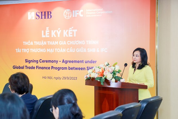 Bà Ngô Thu Hà - Tổng Giám đốc SHB phát biểu tại buổi lễ. 