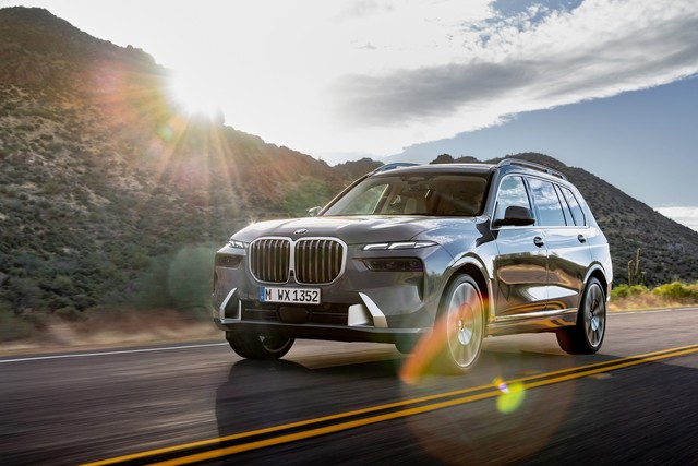 BMW X7 được hưởng gói bảo dưỡng định kỳ trong 5 năm - 60.000 km