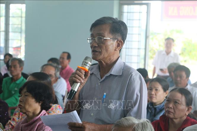 Cử tri huyện Tân Trụ, Long An phát biểu nhiều kiến nghị liên quan đến vấn đề đất đai, đầu tư, giáo dục, y tế...