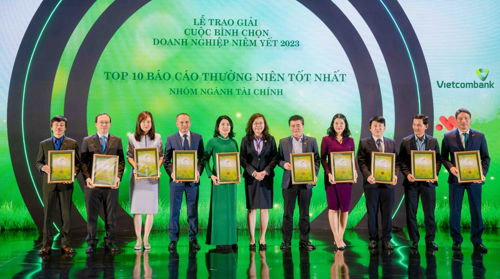 Vietcombank được bình chọn trong top 10 doanh nghiệp niêm yết có Báo cáo thường niên tốt nhất trên thị trường chứng khoán