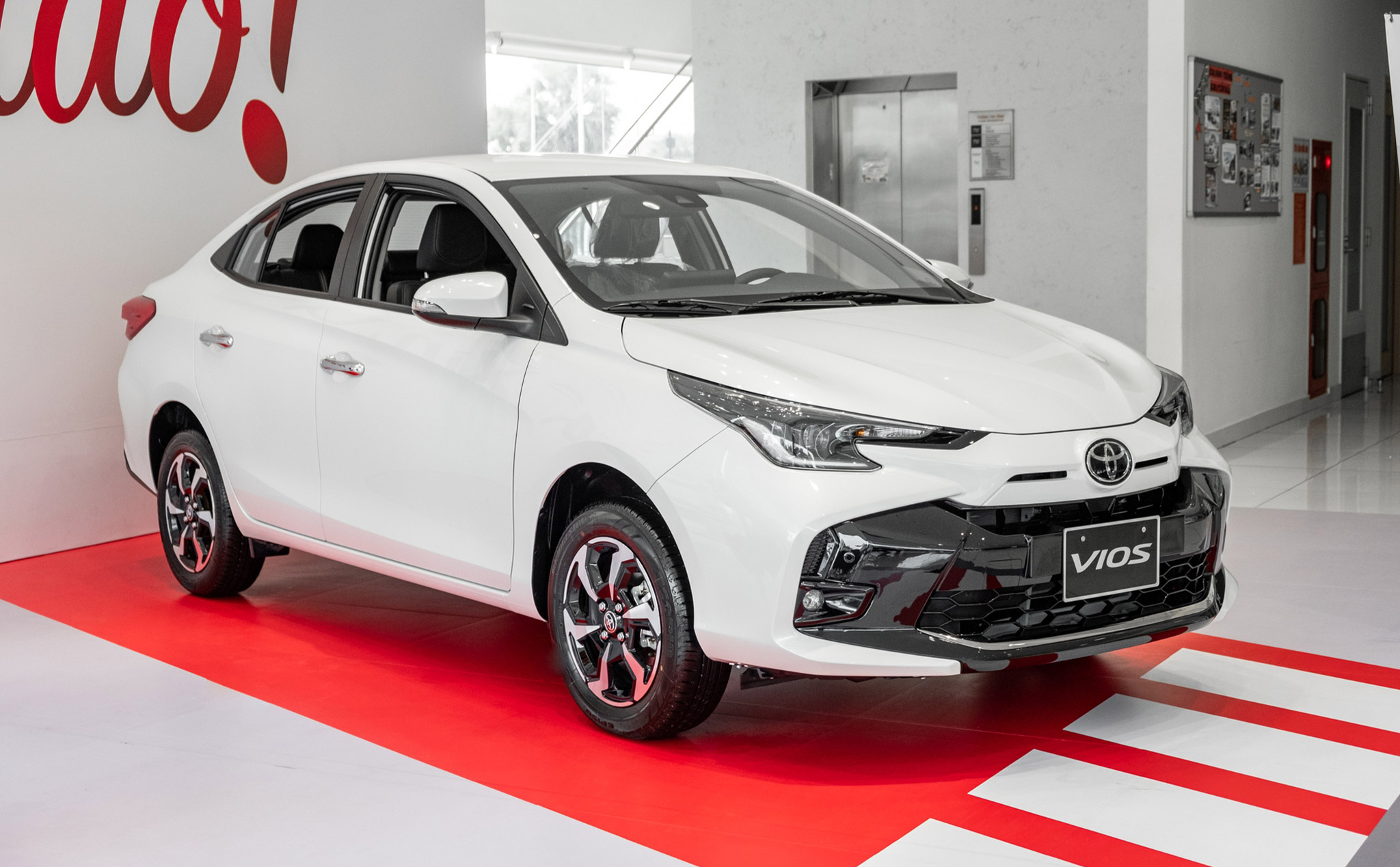 Toyota Vios 2023 ra mắt tại Việt Nam vẫn là thế hệ cũ