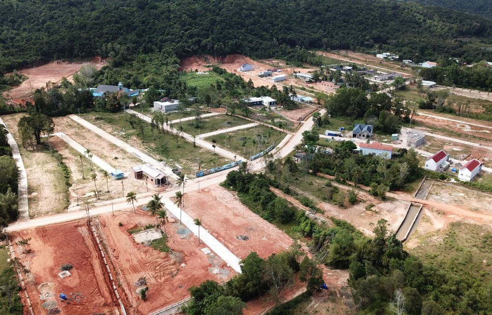 Sau 2 năm làn sóng bỏ phố "về quê nuôi cá và trồng thêm rau" bùng nổ: "Bán tháo" tràn lan, giá giảm sâu