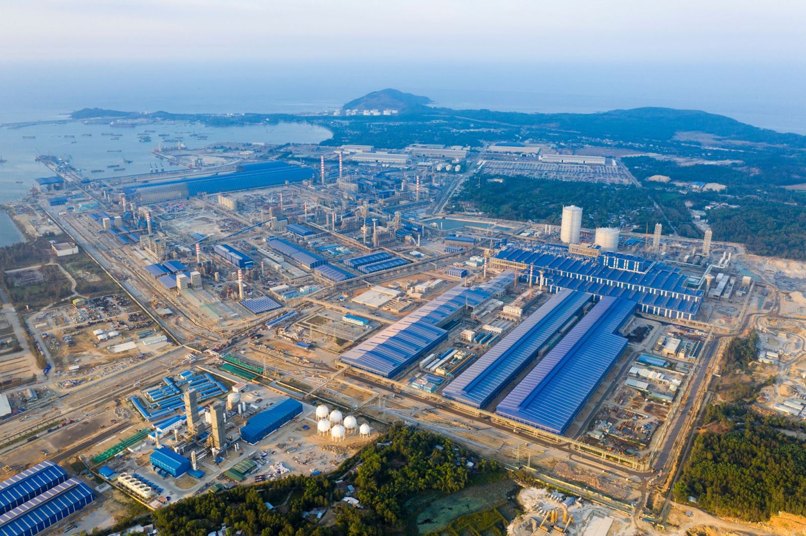 Tập đoàn Hòa Phát muốn rót hơn 120.000 tỉ làm dự án gang thép, cảng biển… tại Phú Yên