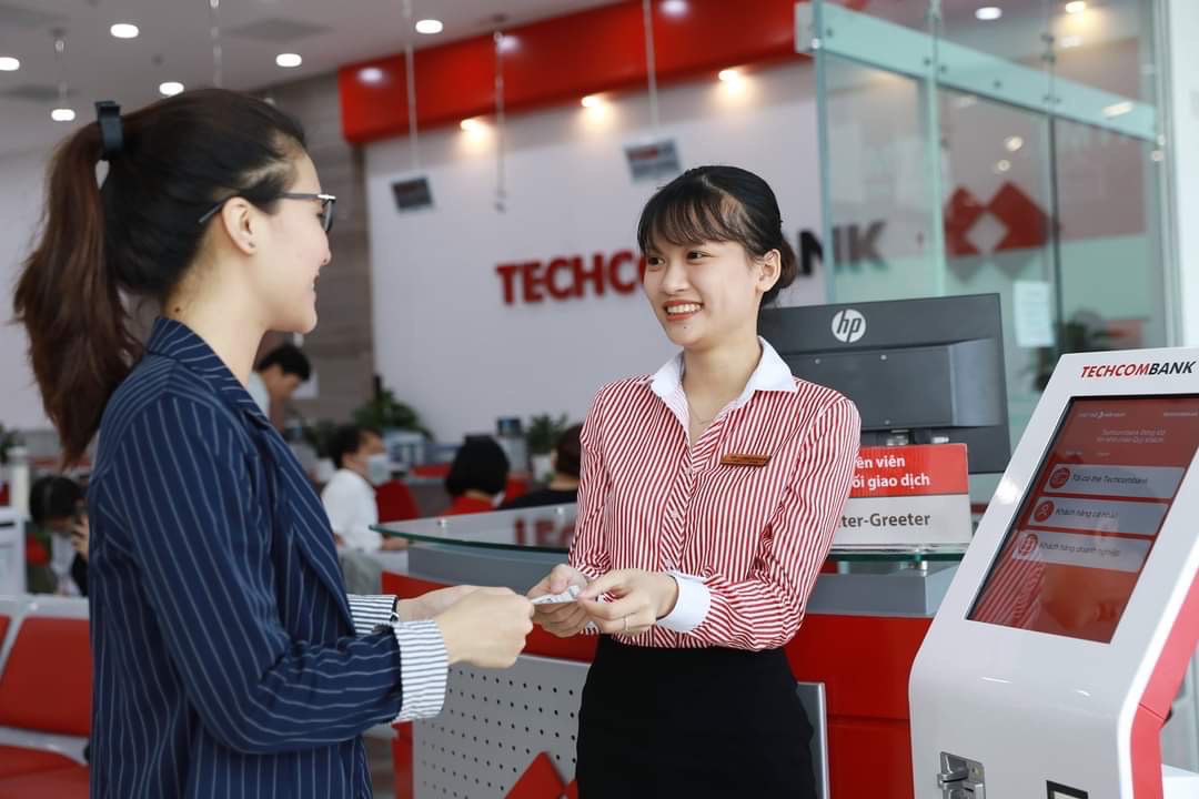 Lãi suất ngân hàng Techcombank Tháng 5/2023 và đánh giá lãi suất của Techcombank với thị trường hiện nay