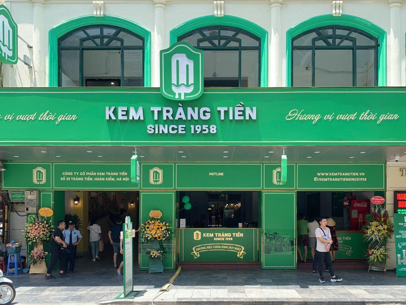 Trong khi Mixue cán mốc 1.000 cửa hàng sau chưa đầy 5 năm có mặt tại Việt Nam, Kem Tràng Tiền đang làm gì?