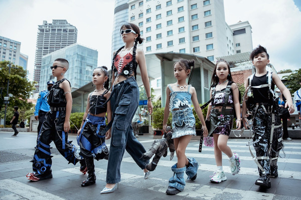Khánh Hòa: Phát hiện cơ sở kinh doanh giả mạo các nhãn thời trang nổi tiếng