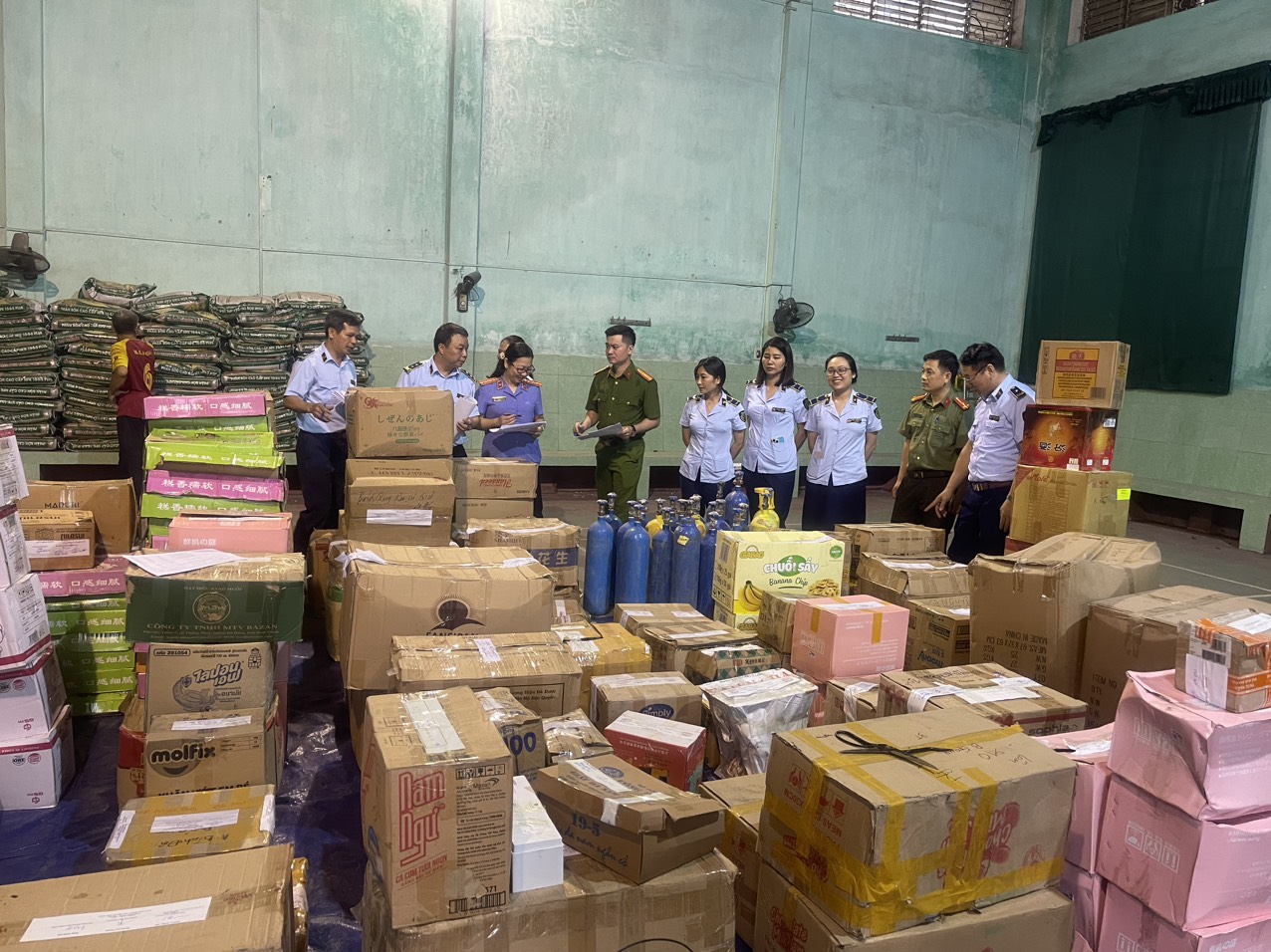 Bắc Giang tiêu hủy 33.915 sản phẩm hàng hóa vi phạm